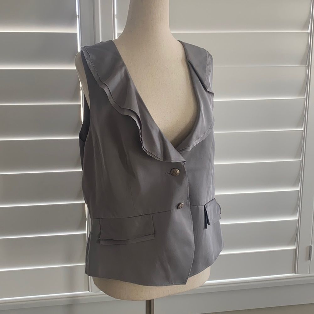 NWT Sz 14 Banana Republic Heritage Grey silk ruffle vest